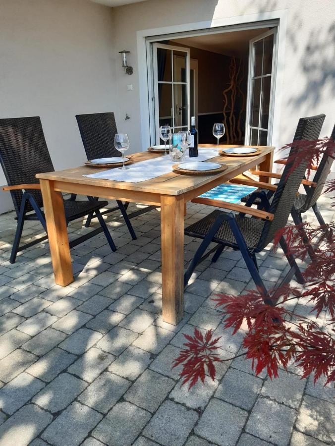 Stilvolles Apartment Romantic Neukirchen vorm Wald Esterno foto