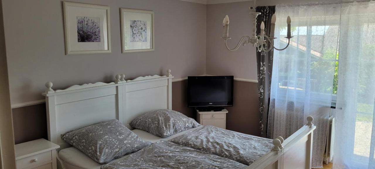 Stilvolles Apartment Romantic Neukirchen vorm Wald Esterno foto